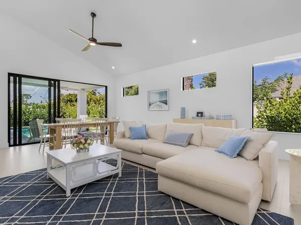 678 95th Ave N #Id1611927p, Naples, FL 34108