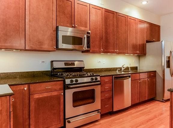5th image of 1325 W Albion Ave APT 3E