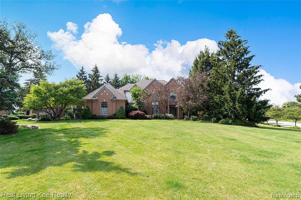 2880 Baytree Ct, Rochester, MI 48306 | Zillow