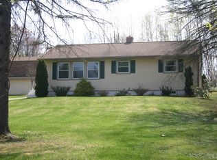 140 Turnbull Rd, New Hartford, CT 06057