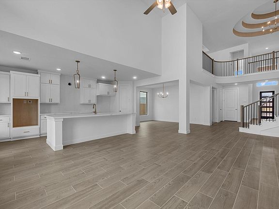 4th image of 18807 Jade Grove St