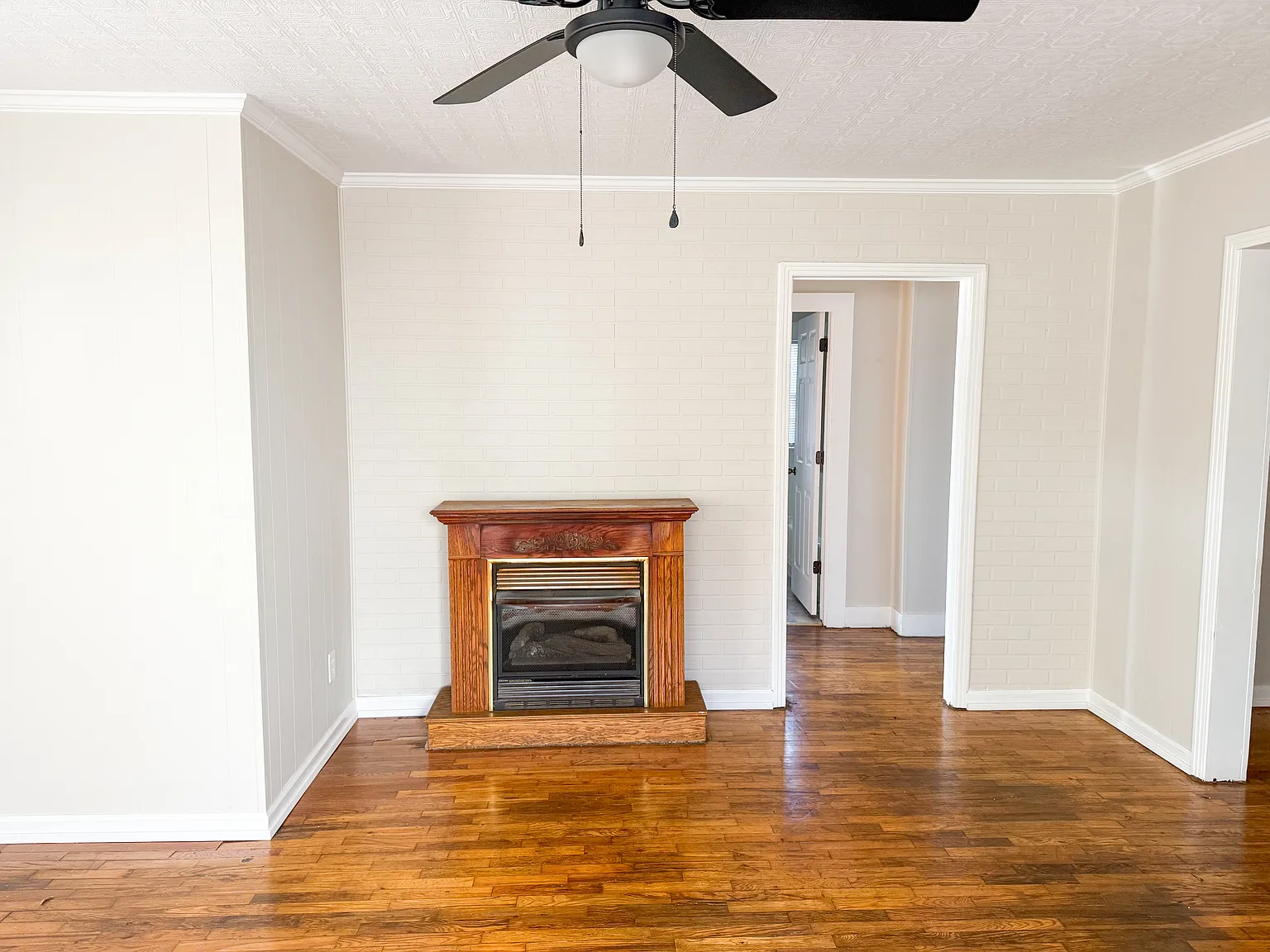 269 E Main St — Photo 4