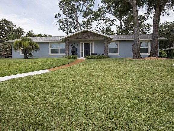 2nd image of 704 E River Oak Dr