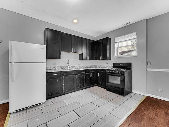 3rd image of 6667 S Michigan Ave #3