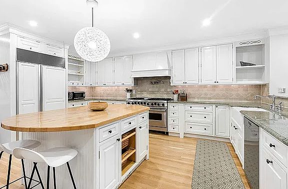 5th image of 330 W 87th St