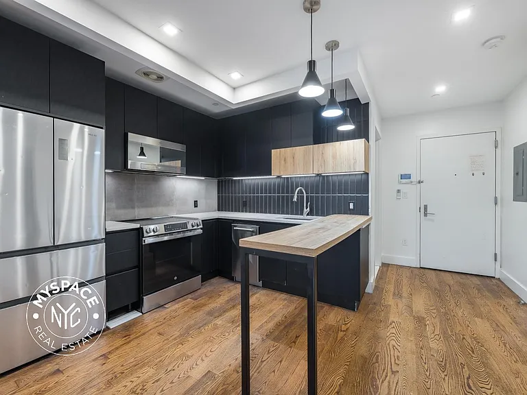 1800 Ocean Ave #3V — Photo 3