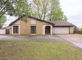 10116 Jenny Lind Rd, Fort Smith, AR 72908