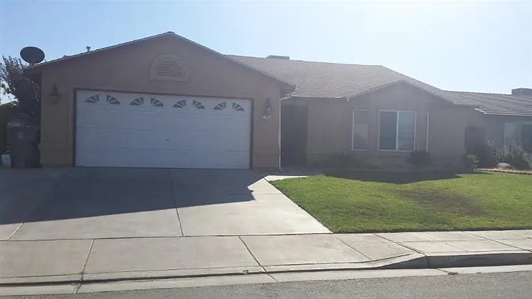 1764 Pierce Ln photo 1