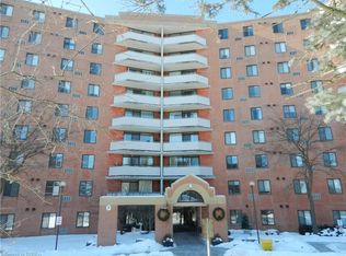 9 Bonheur Ct #403, Brantford, ON N3P1Z5