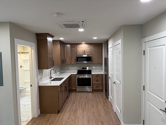 3rd image of 1910 Springfield Rd #207