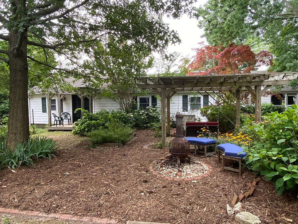 1st image of 104 Winchester Ave