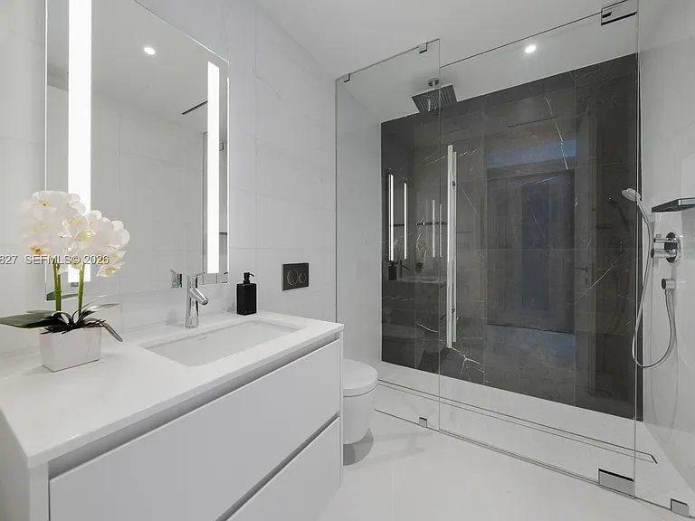 300 Biscayne Boulevard Way #2701 — Photo 27