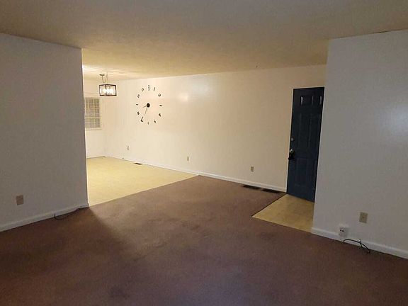 4th image of 110-112 Fairhaven Ct