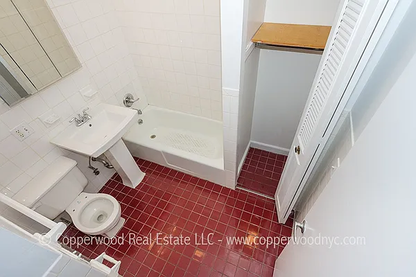 Rented by Copperwood Real Estate | media 14