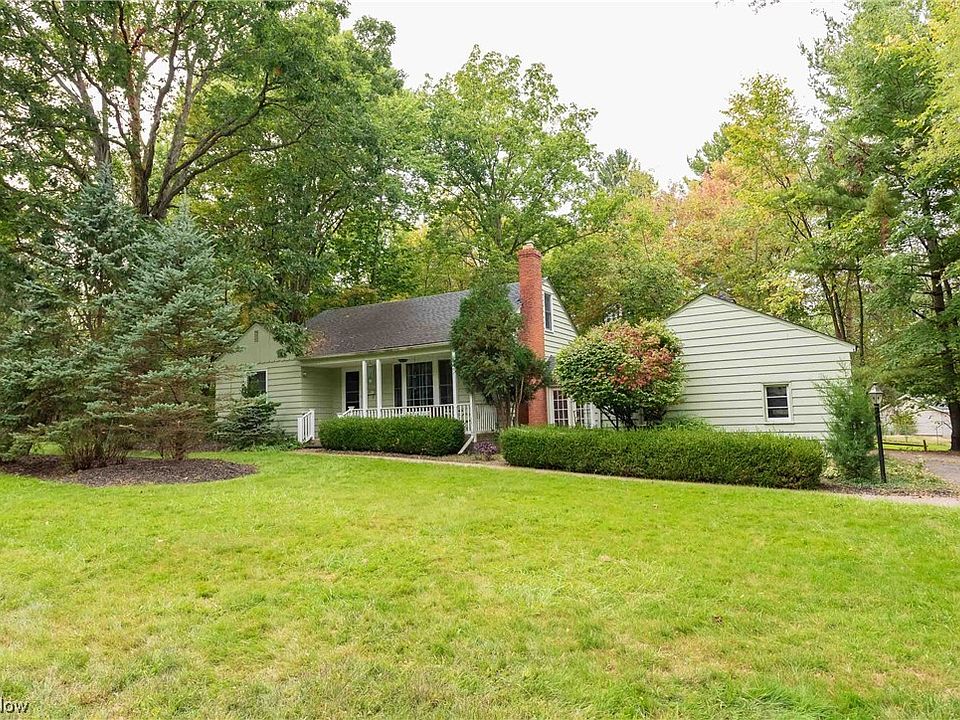 1st image of 61 Pinecrest Dr