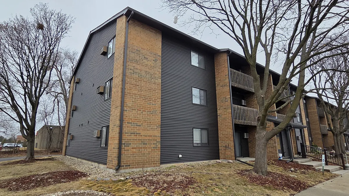 Building Photo - 627 Virginia Rd #212