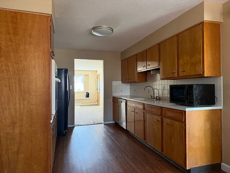 2510 Iris St — Photo 15