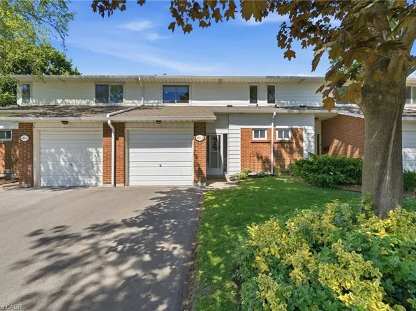 481 Woodview Rd #4, Burlington, ON L7N 2Z9