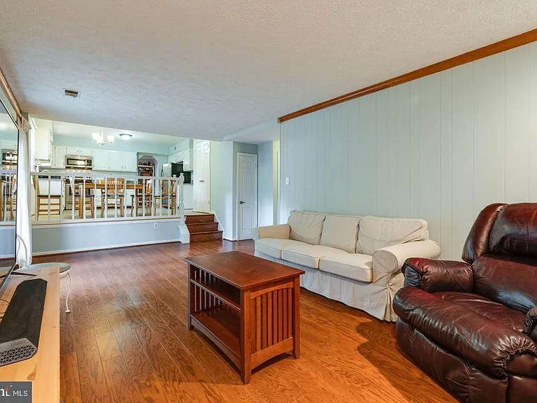 8019 Daffodil Ct — Photo 16