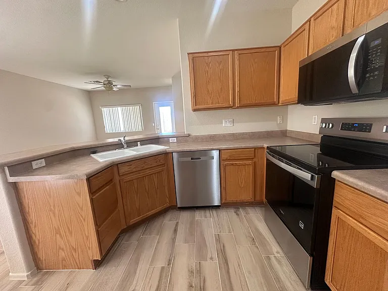 3726 E Longhorn Dr — Photo 17