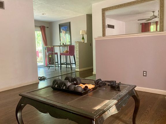 3rd image of 5821 N Drury Ave