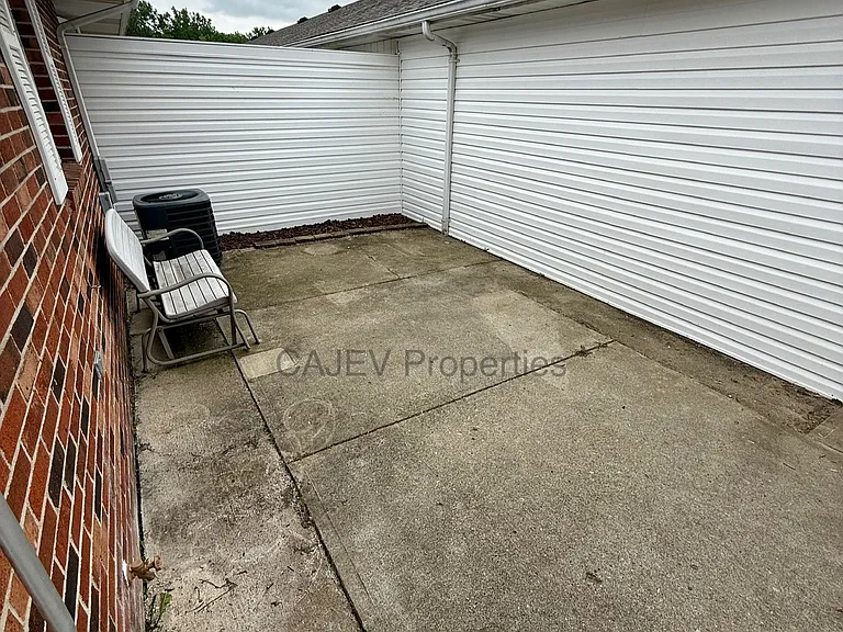 4430 Ridgewood Rd E — Photo 13