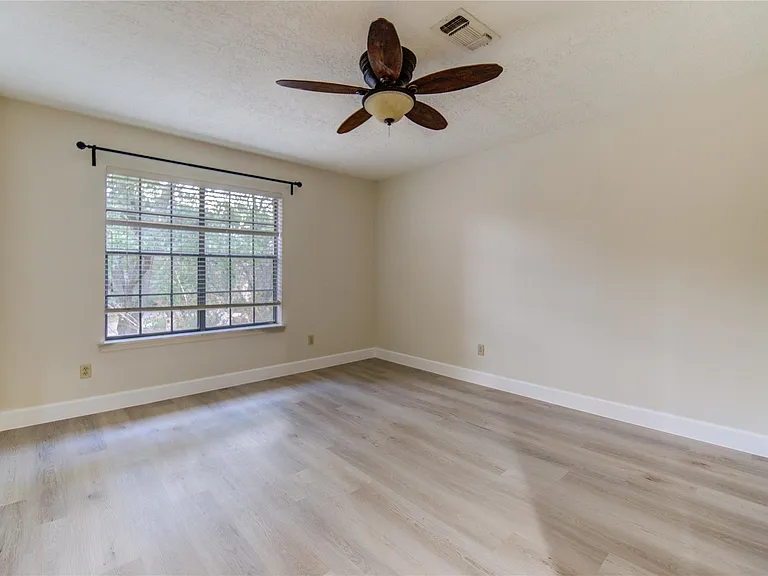 714 Last Arrow Dr — Photo 37