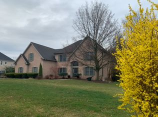 1220 Stonehenge Dr, York, PA 17404