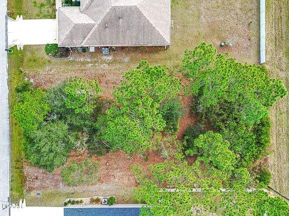 2nd image of 8 Flat Rock Ln