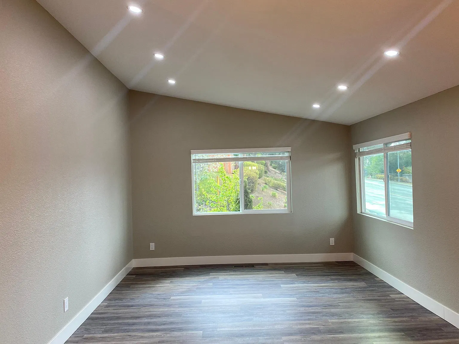 4 bed, 1600 sqft, $3,100 — Photo 3