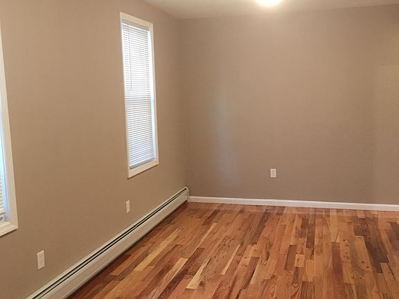 3rd image of 433 Delafield Ave #1