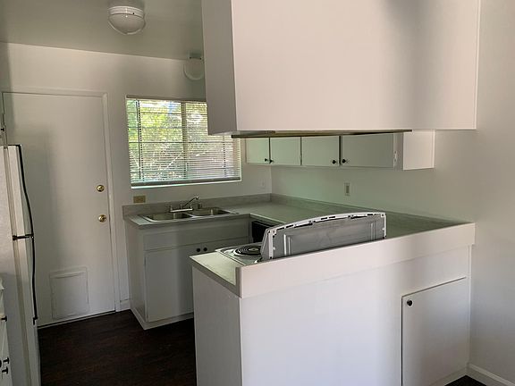 5th image of 3840 N Fruit Ave APT 21