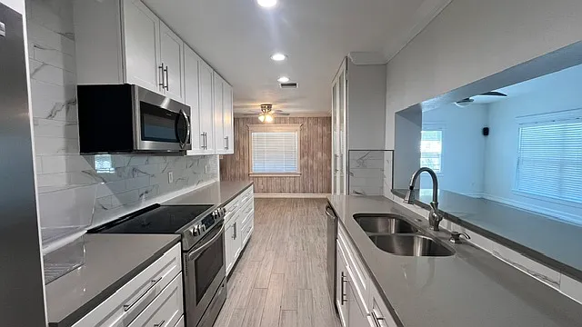 5428 Parkway Dr — Photo 5