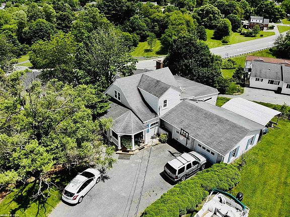 2nd image of 600 Hillcrest Dr