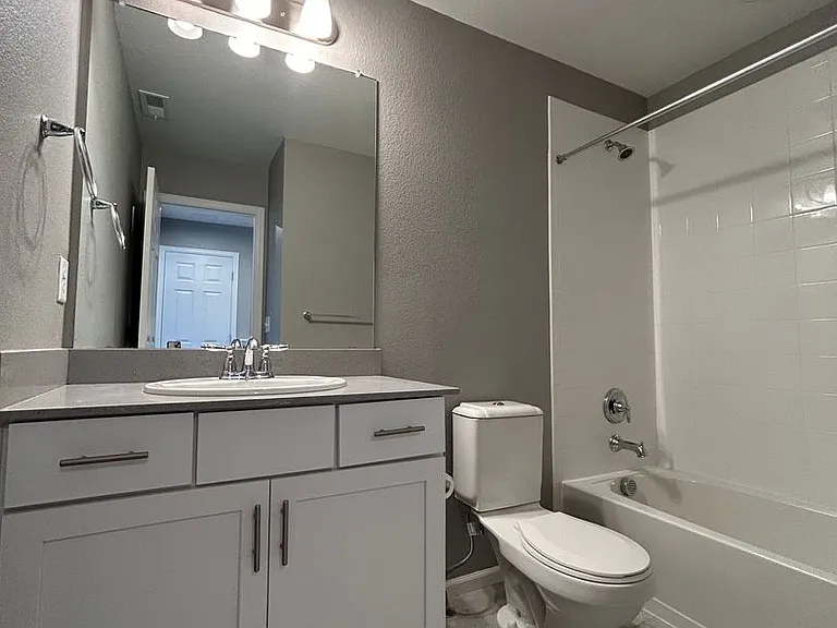 215 Jackson Dr — Photo 32