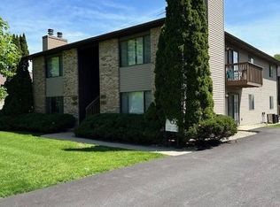 1131 Kane St, South Elgin, IL 60177