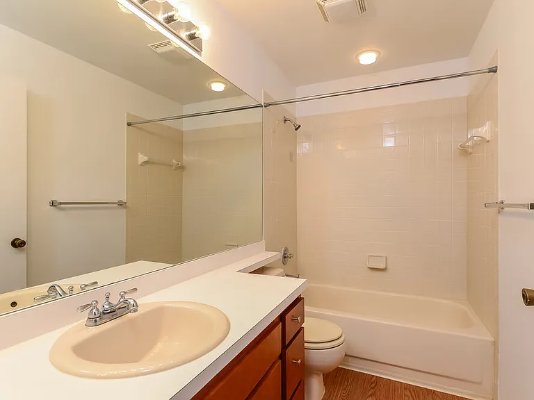1124 Blufield Ave — Photo 12