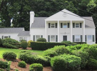 5 Hillview Ter, Glen Rock, NJ 07452