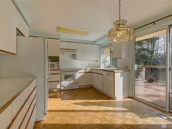 5th image of 452 147th Pl NE