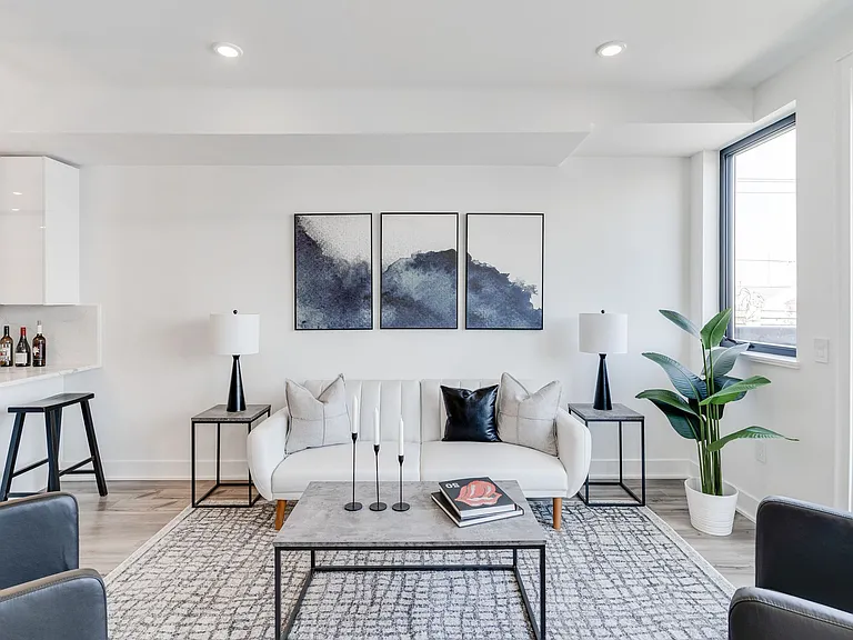 Brand New Luxury Townhouses — Photo 14