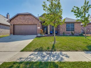 33 Auburn Dr, Edgecliff Village, TX 76134