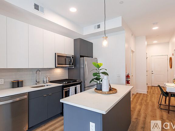 4th image of 370 Communipaw Ave #408