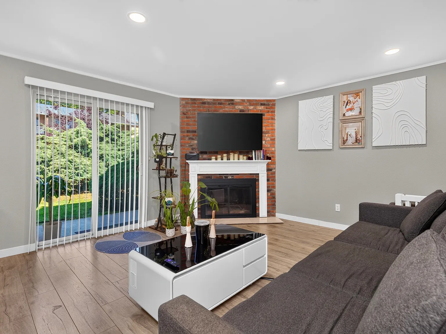 2 bed, 845 sqft, $3,100 — Photo 4