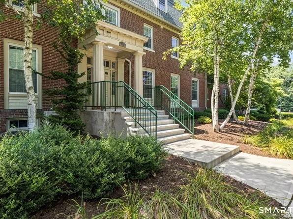 295 Ridge Road #8, Wethersfield, CT 06109