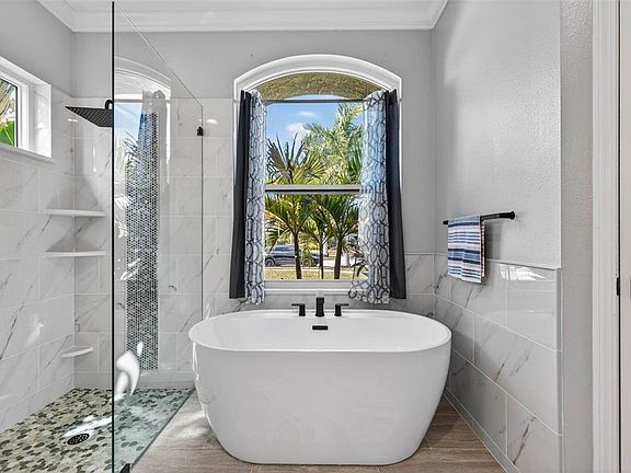 2nd image of 5405 Coral Shell Way