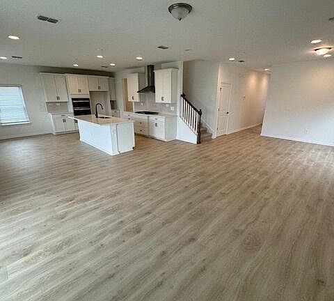 5th image of 440 ARCHSTONE Way #63
