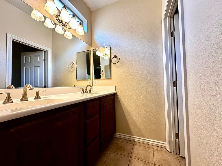 8137 Aurora Mist St — Photo 16