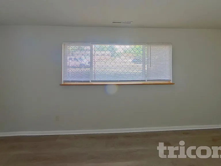 1634 Keaton Ln — Photo 4