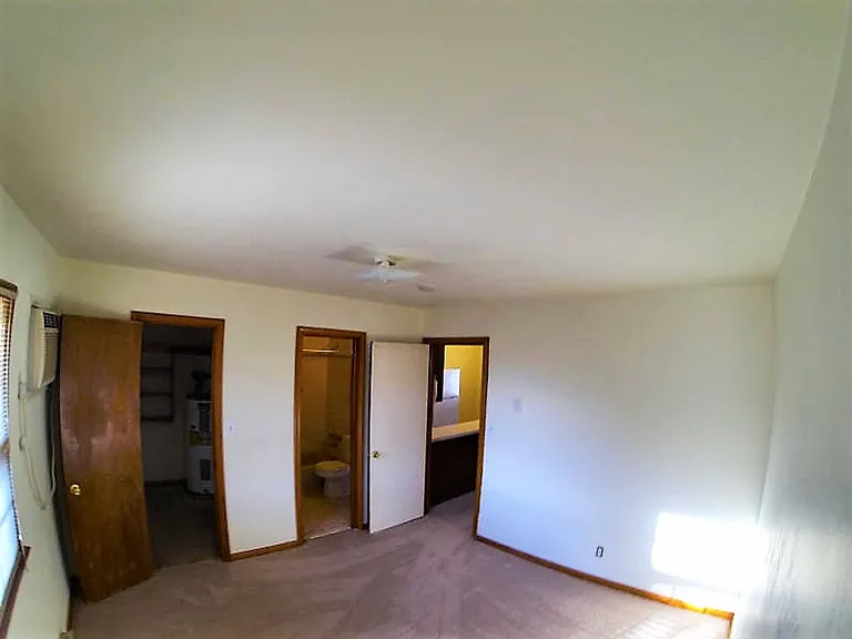 Bay Oaks Park Apartments — Photo 17