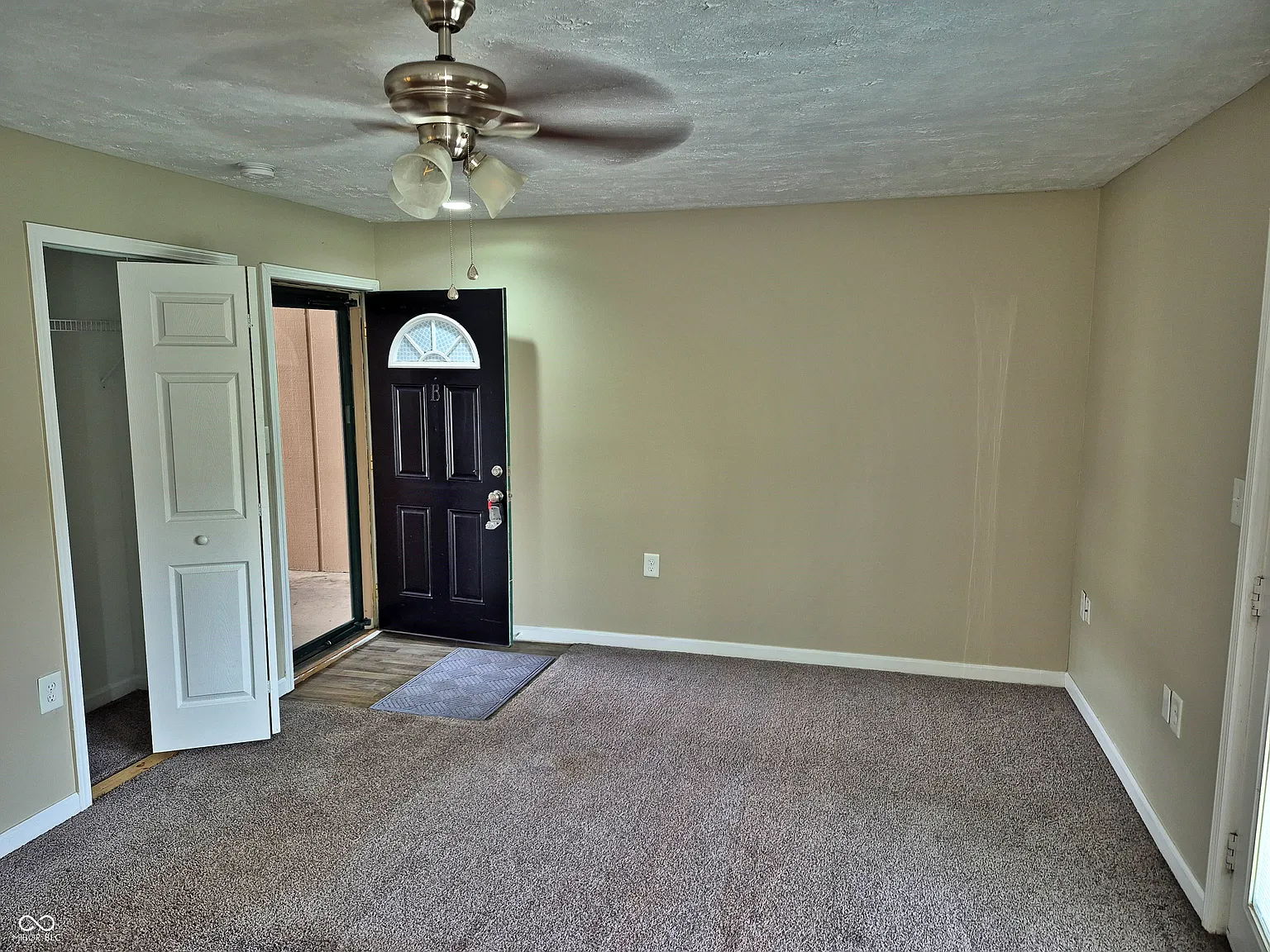 1 bed, 1.0 bath, 716 sqft, $950 — Photo 3